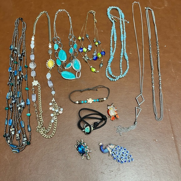 Bulk Lot Costume Jewelry - Picture 3 of 3